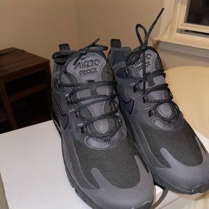 Nike Air Max 270 React-triple black